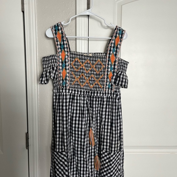 🔴 CLEARANCE
Stylish Off-Shoulder Checkered Dress with Embroidery - Picture 1 of 4